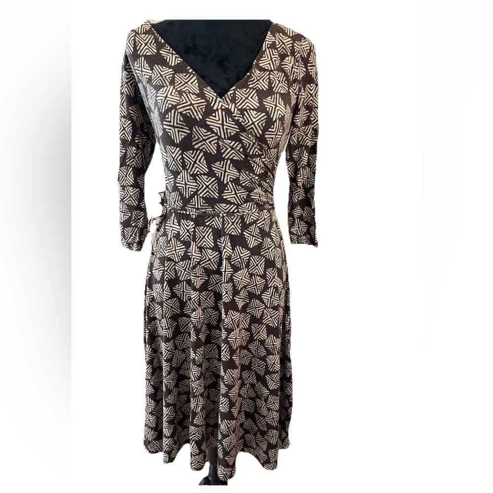 London Times Y2K geometric print rayon fit & flare ladies dress size 8 deep Vnec